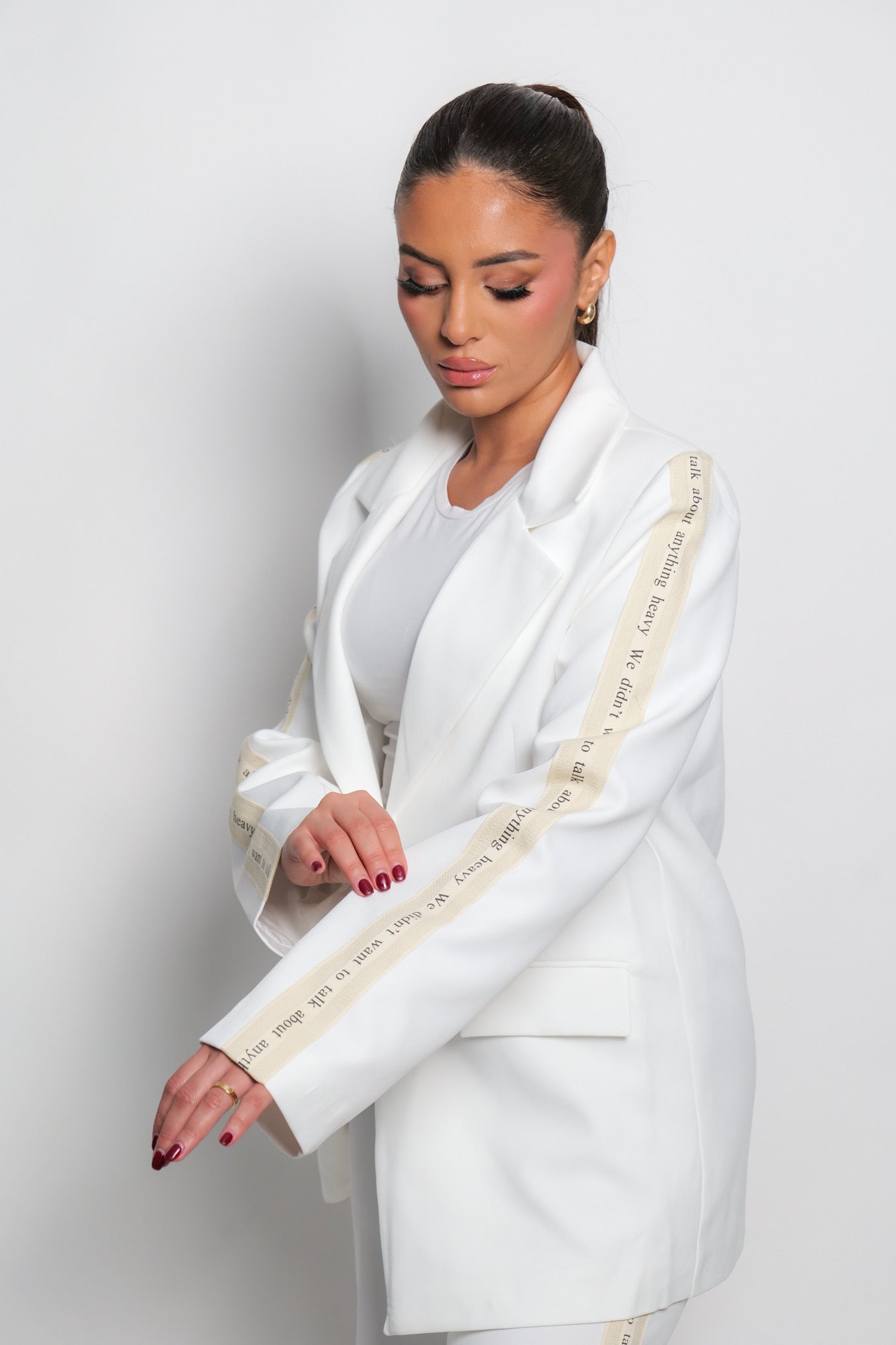 Costume Veste Rayé Texte Blanc